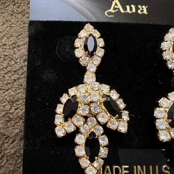 Formal/Prom Earring - Picture 2 of 2